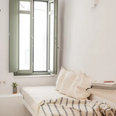 Appart hôtel Aniko White Alley 4*