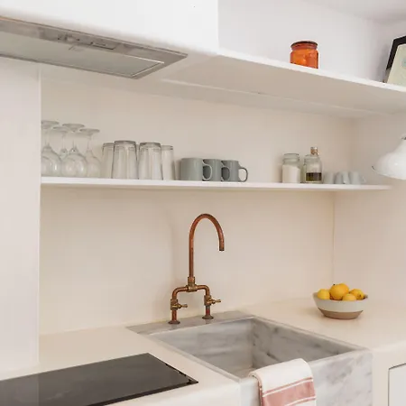 Aniko White Alley Aparthotel 4*