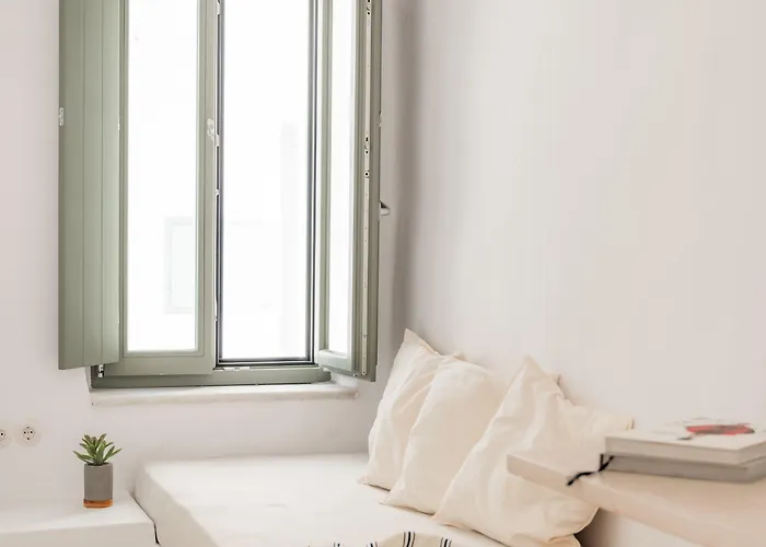 Aníko White Alley Mykonos Town